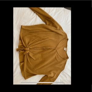 Long sleeve tee with tie